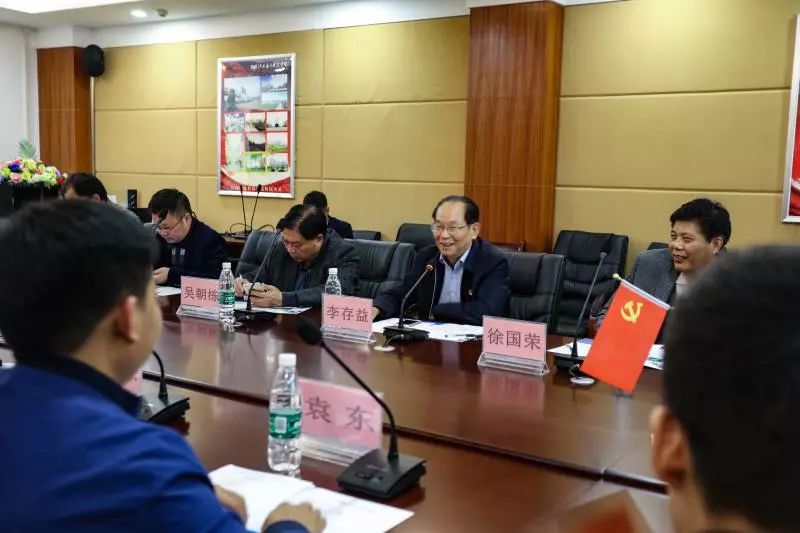 江西應(yīng)用科技學(xué)院與達(dá)內(nèi)集團(tuán)產(chǎn)學(xué)合作協(xié)同育人項(xiàng)目簽約揭牌儀式